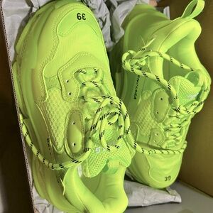 Balenciaga lady sneaker, Size 39/ USA 9, Authentic brand new in original box.